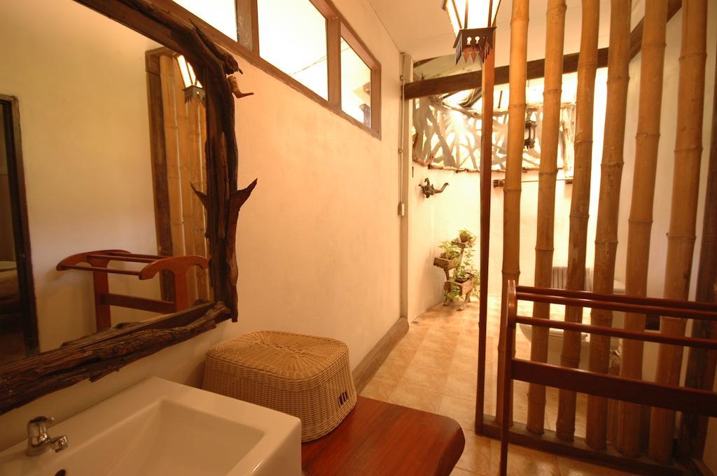 Momchailai Forest Retreat Kanchanaburi Exterior foto
